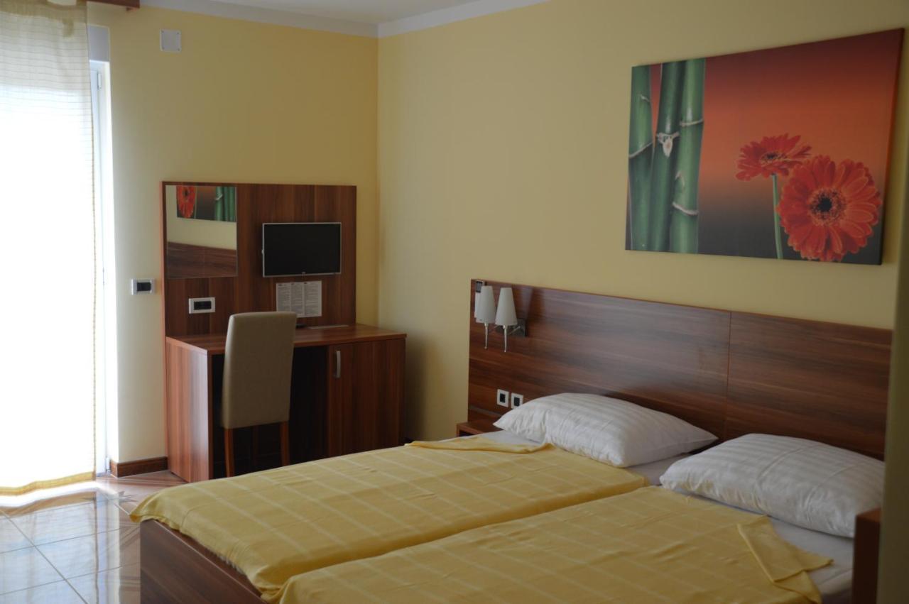 Bed & Breakfast Grgic Novigrad Istria Kamer foto