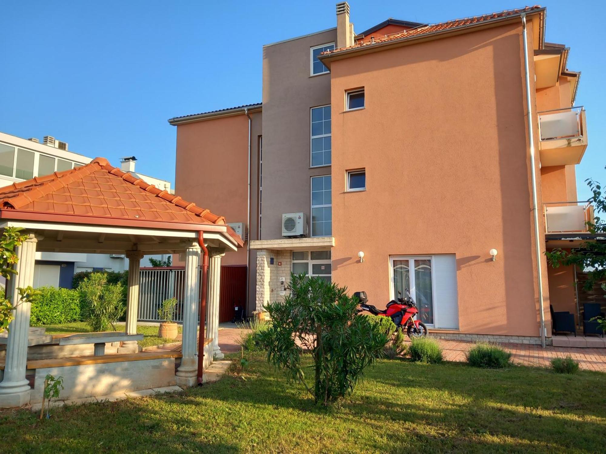 Bed & Breakfast Grgic Novigrad Istria Buitenkant foto