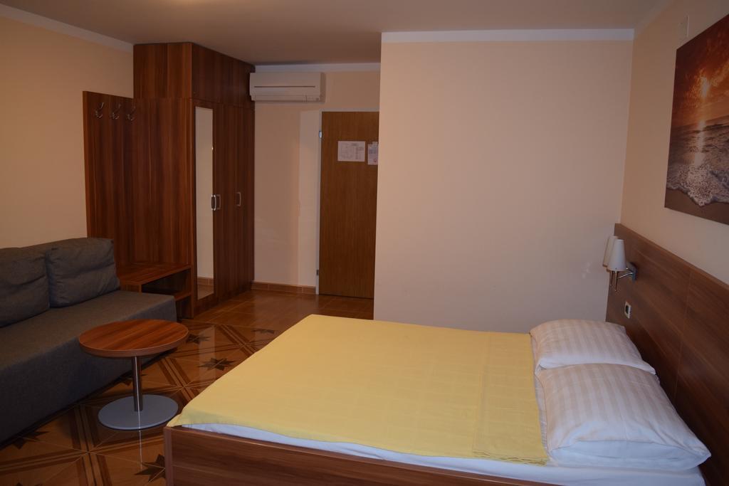 Bed & Breakfast Grgic Novigrad Istria Buitenkant foto