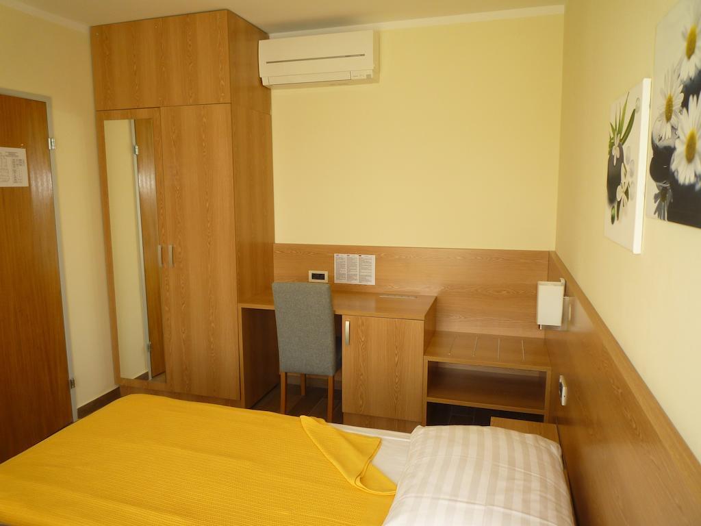 Bed & Breakfast Grgic Novigrad Istria Kamer foto