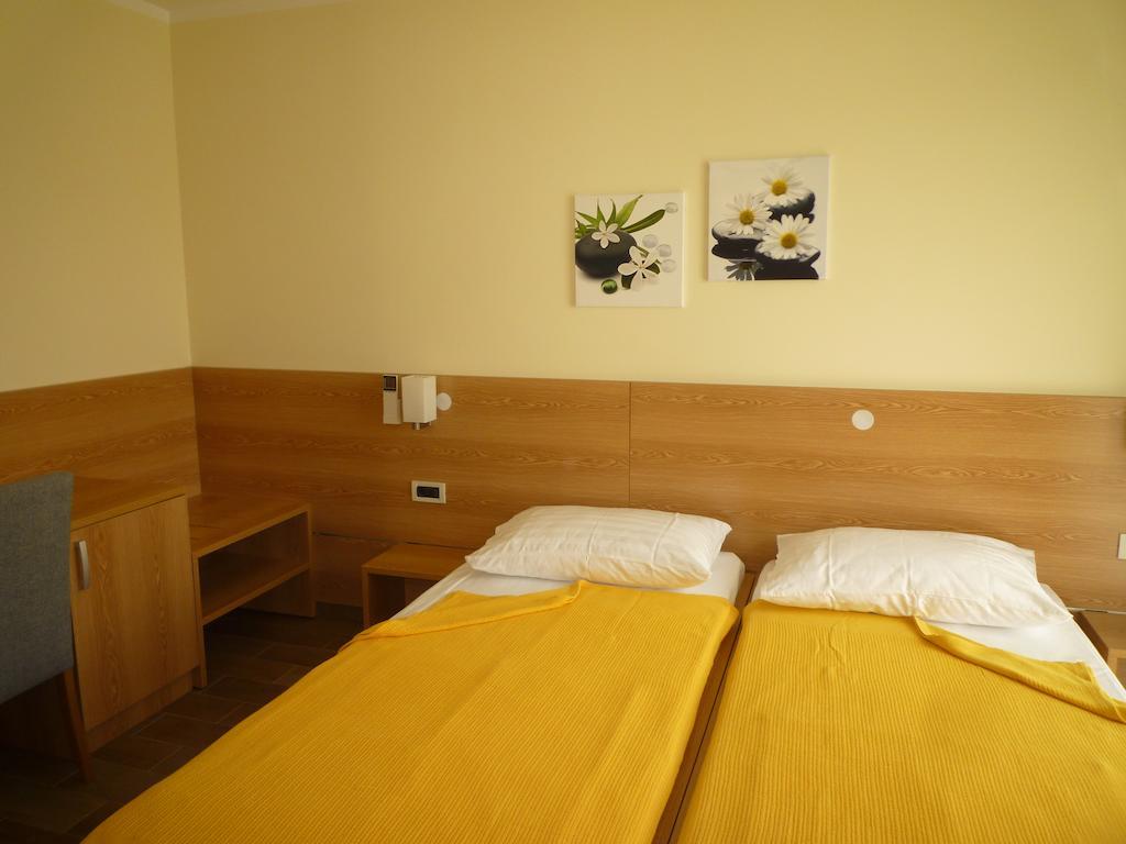 Bed & Breakfast Grgic Novigrad Istria Kamer foto