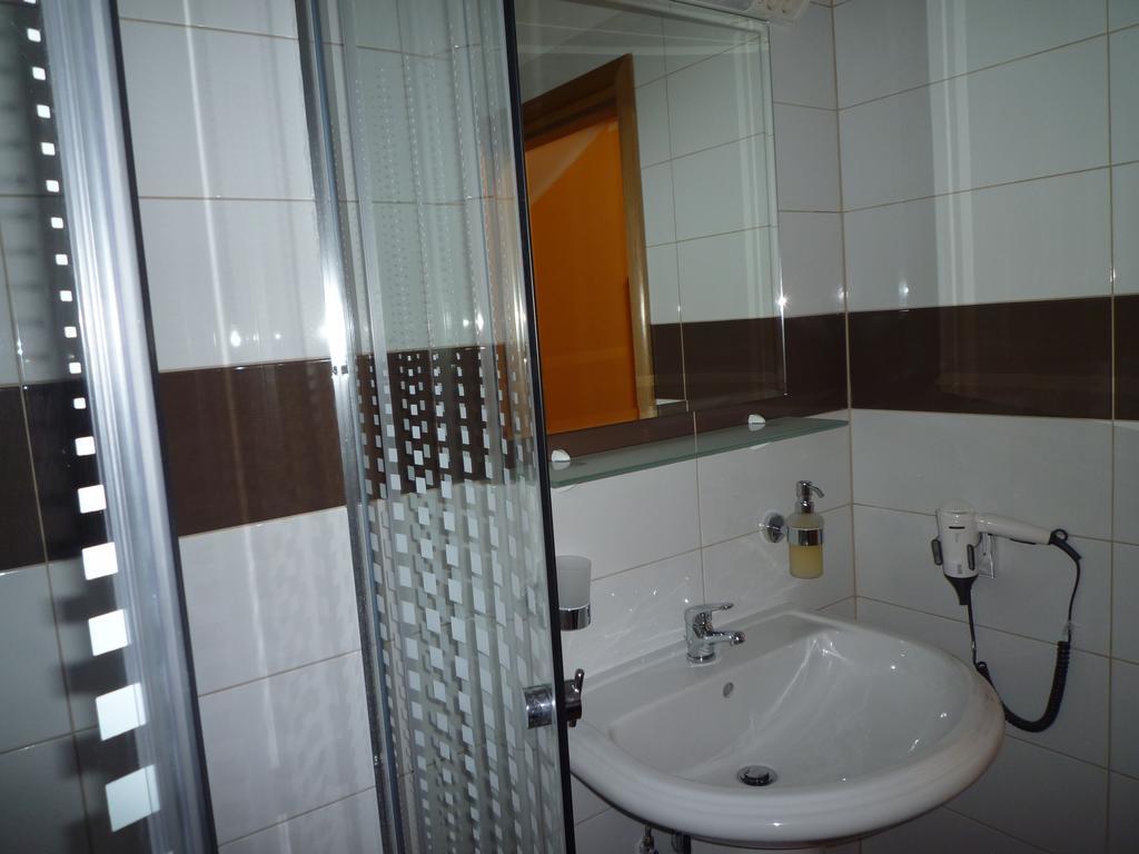 Bed & Breakfast Grgic Novigrad Istria Buitenkant foto