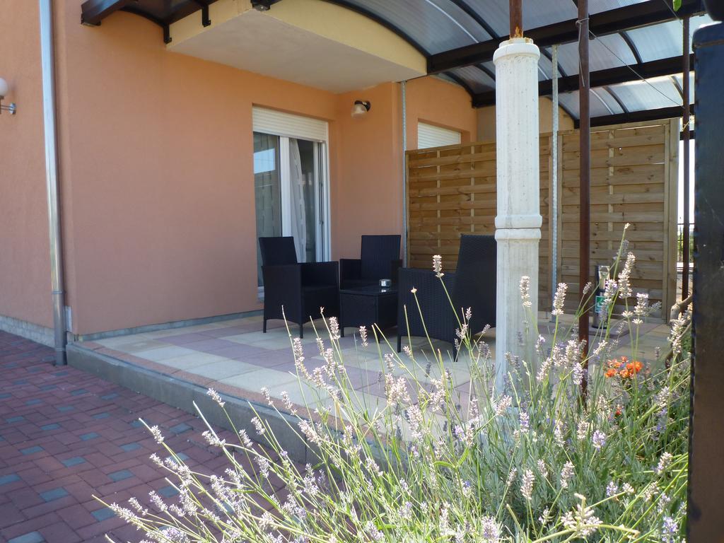 Bed & Breakfast Grgic Novigrad Istria Buitenkant foto