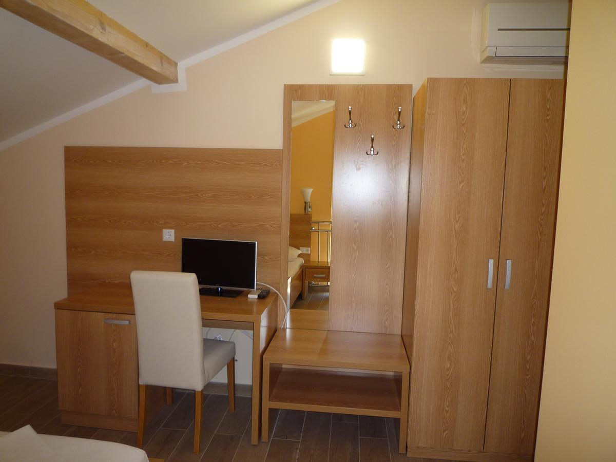 Bed & Breakfast Grgic Novigrad Istria Buitenkant foto