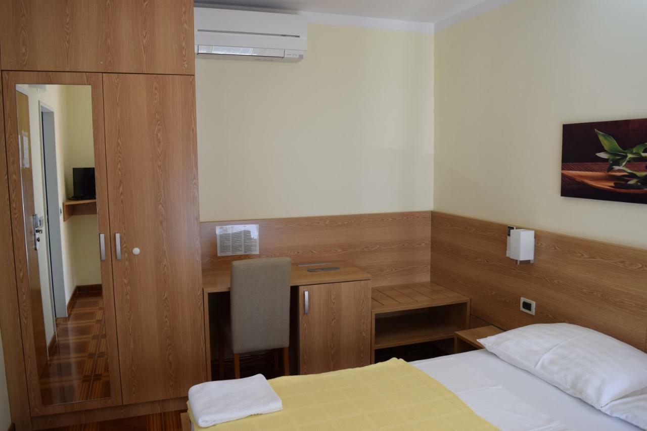 Bed & Breakfast Grgic Novigrad Istria Buitenkant foto